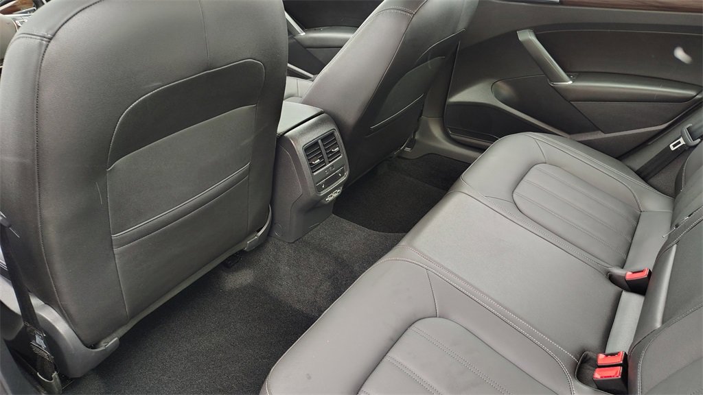 Used 2020 Volkswagen Passat 2.0T SEL image 29