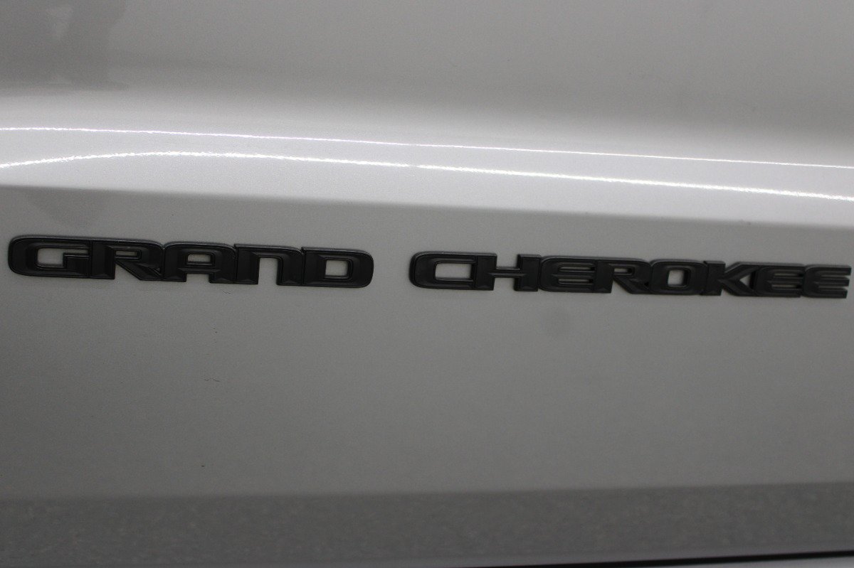 Used 2019 Jeep Grand Cherokee Altitude AWD/4WD image 36