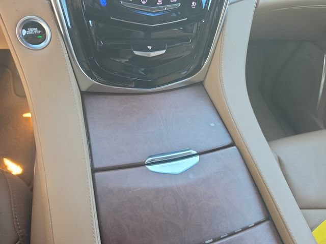 Used 2017 Cadillac Escalade Platinum AWD/4WD image 18