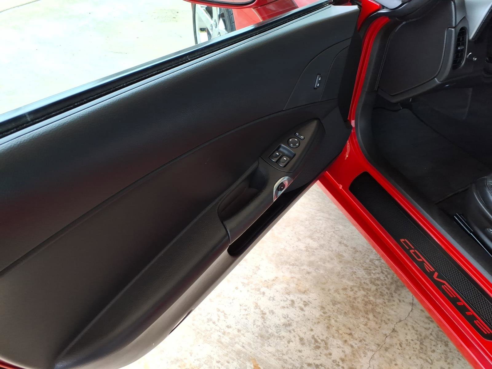 Used 2007 Chevrolet Corvette Convertible RWD image 9