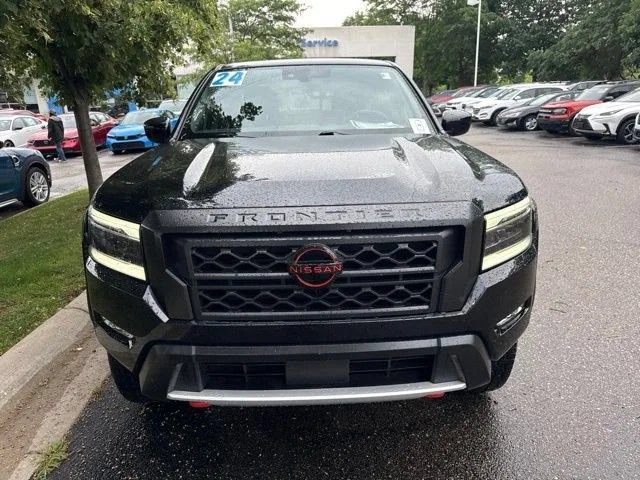 Used 2024 Nissan Frontier PRO-4X w/ Technology Package AWD/4WD image 2