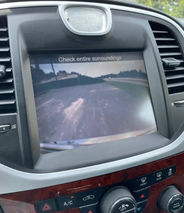 Used 2012 Chrysler 300 Limited RWD image 9