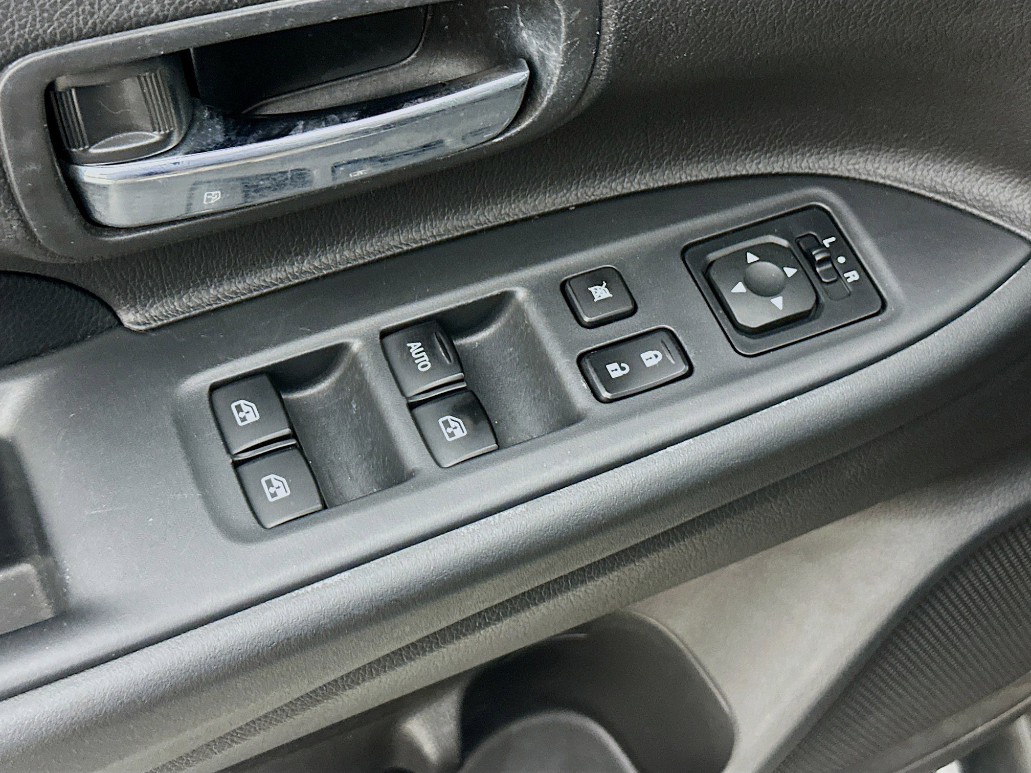 Used 2016 Mitsubishi Outlander SEL FWD image 15