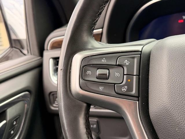 Used 2023 Chevrolet Suburban Premier image 17