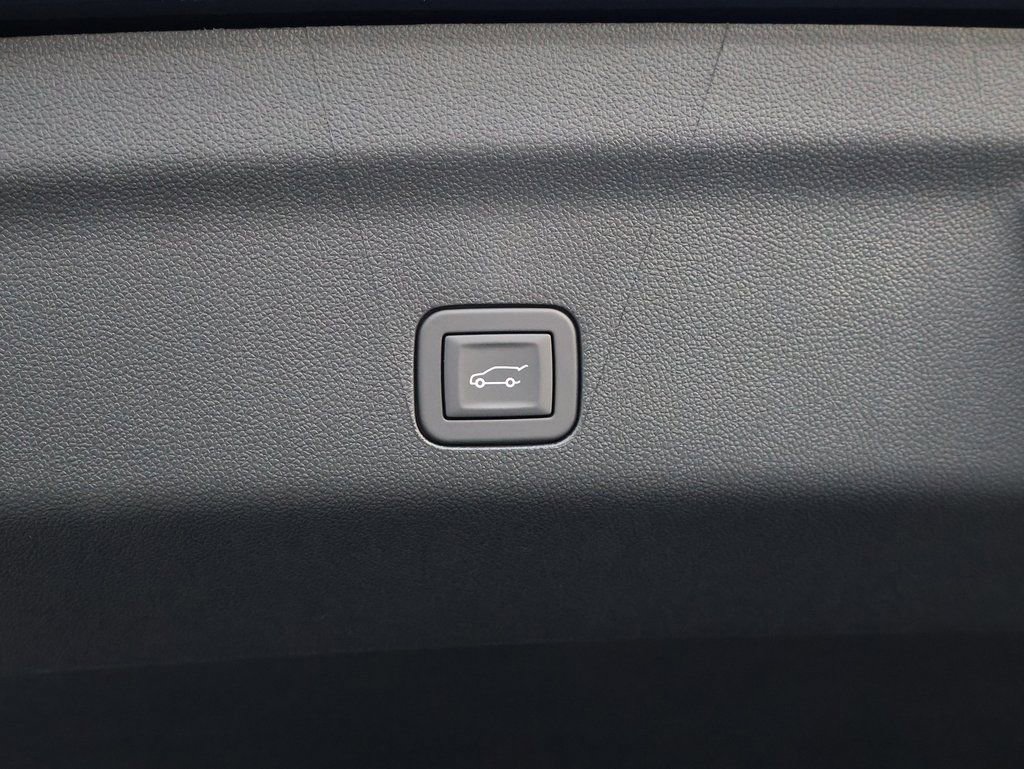 New 2025 Chevrolet Suburban High Country image 37