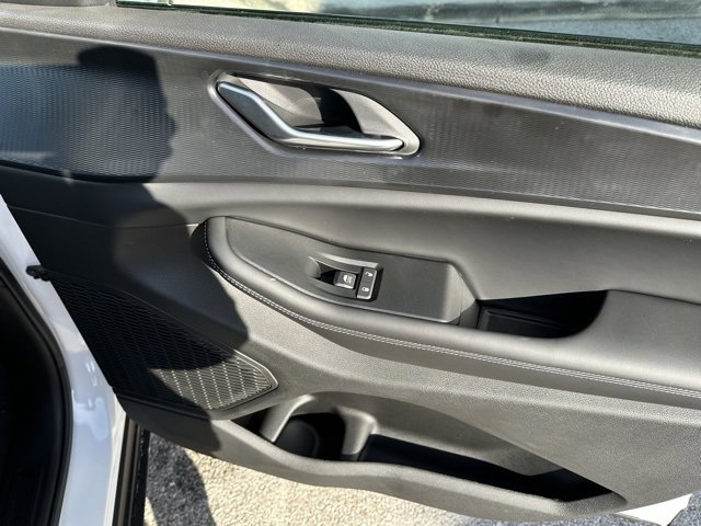 New 2025 Jeep Grand Cherokee Altitude image 13