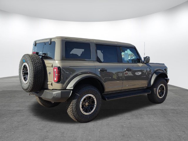 New 2026 Ford Bronco Outer Banks w/ Sasquatch Package AWD/4WD image 2