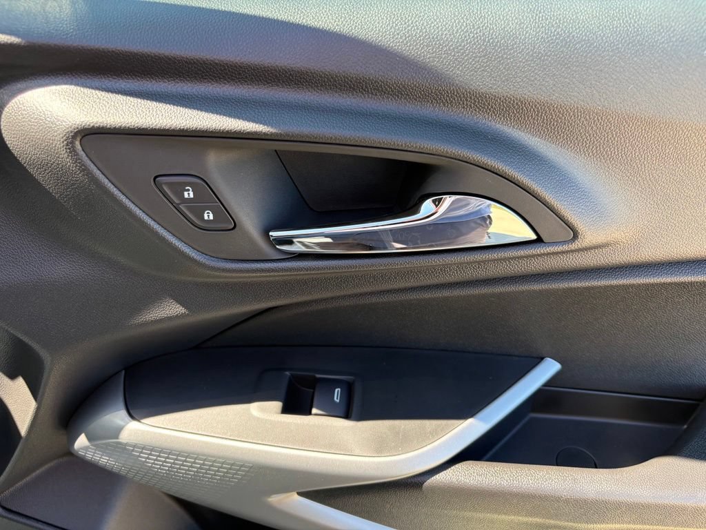New 2026 Chevrolet Trax RS w/ Driver Confidence Package FWD image 25