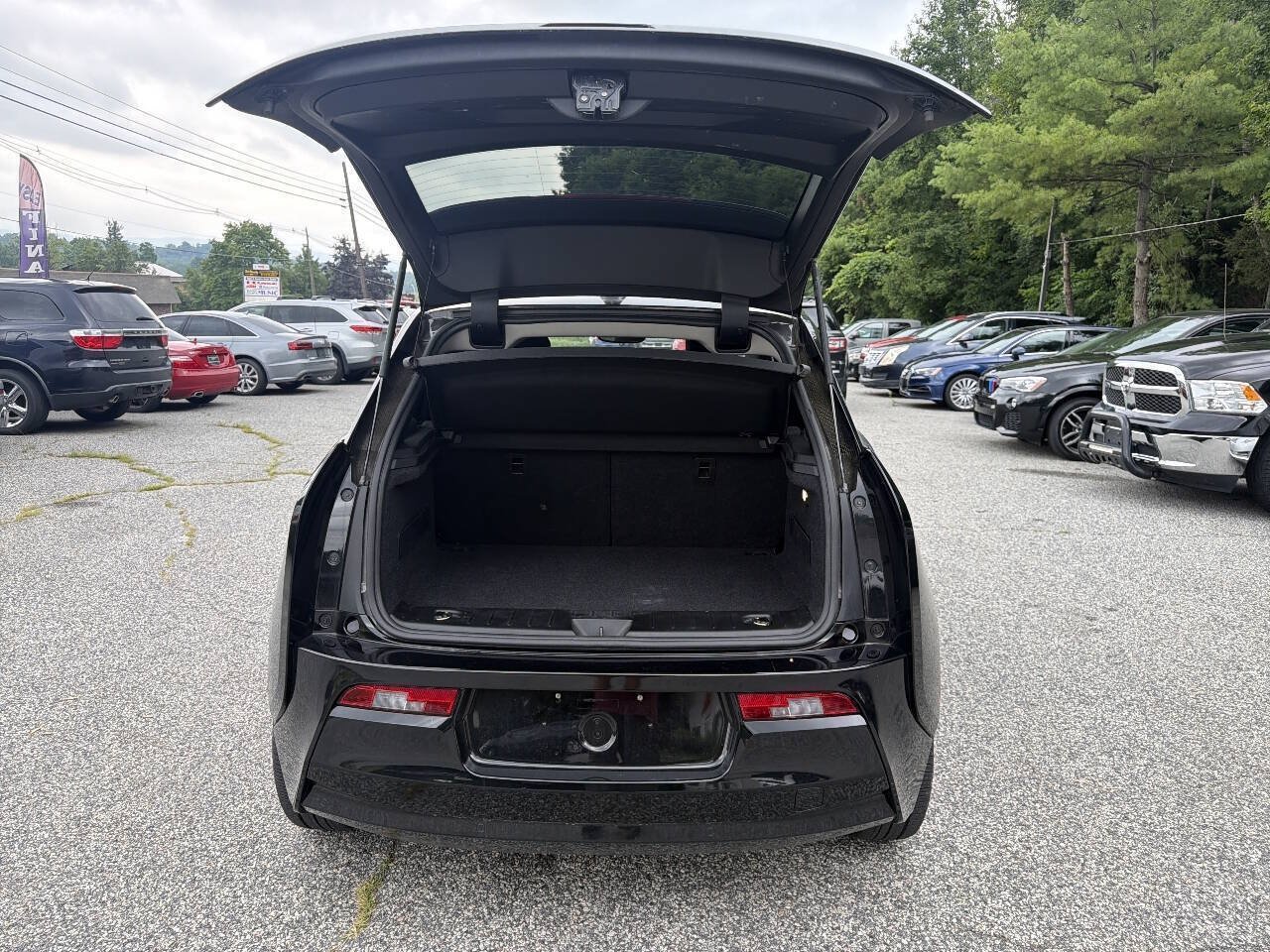 Used 2016 BMW i3 w/ Range Extender RWD image 9