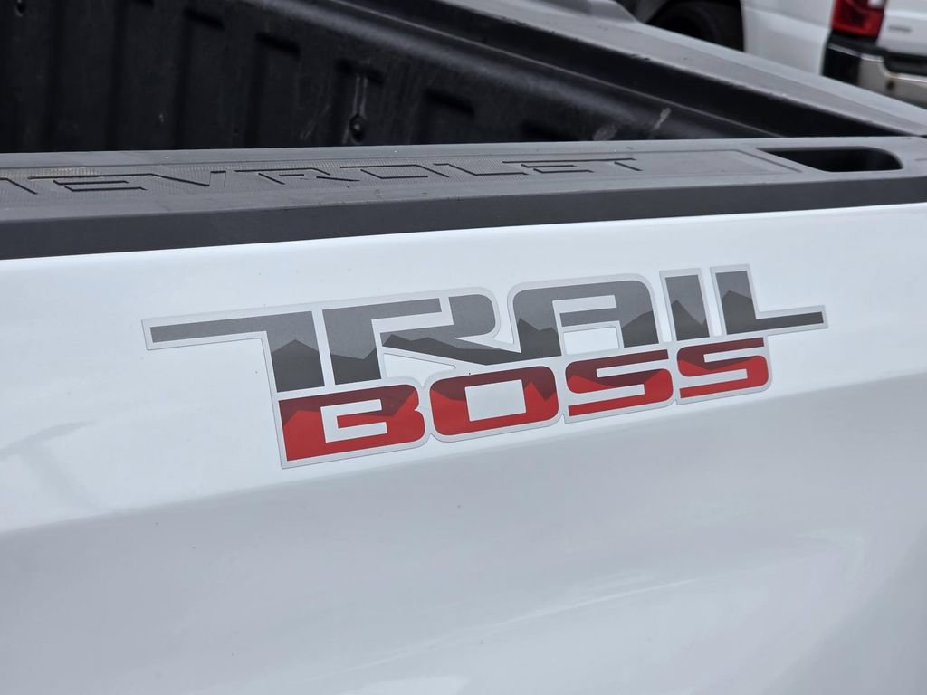 Used 2021 Chevrolet Silverado 1500 Custom Trail Boss AWD/4WD image 26