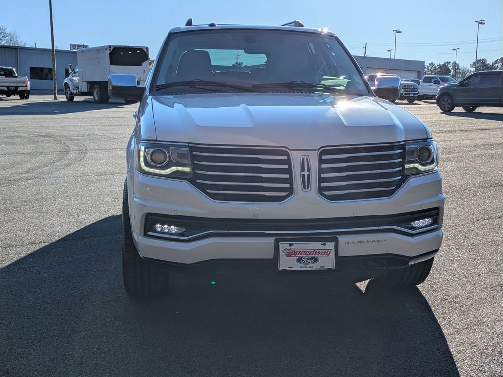 Used 2017 Lincoln Navigator Reserve image 2