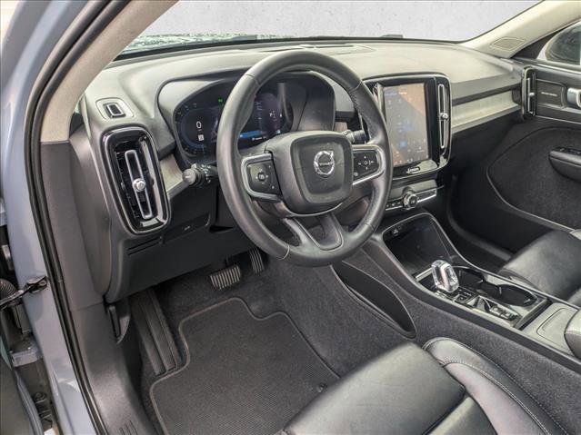 Used 2023 Volvo XC40 B5 Ultimate w/ Protection Package Premier image 9