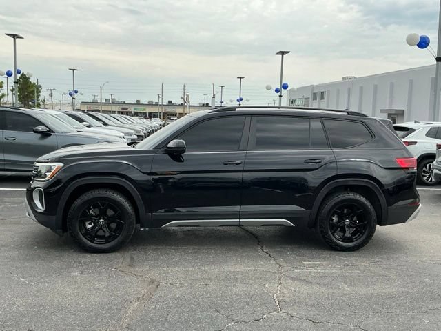 Used 2024 Volkswagen Atlas Peak Edition SE AWD/4WD image 6