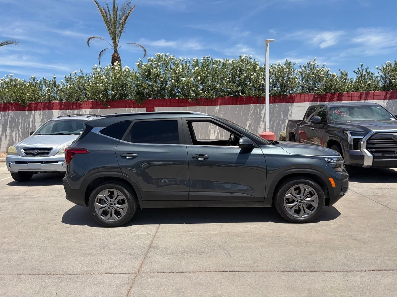 Used 2024 Kia Seltos S FWD image 3