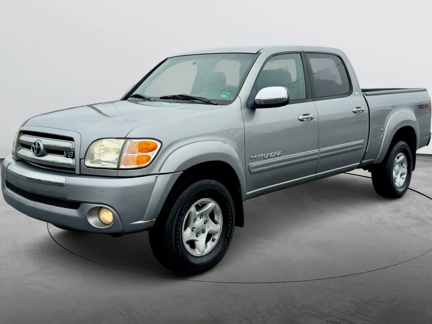 Used 2004 Toyota Tundra SR5 AWD/4WD image 2