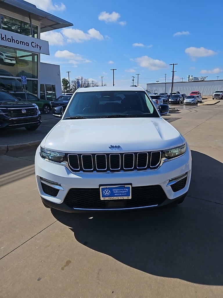 Used 2024 Jeep Grand Cherokee Limited image 2