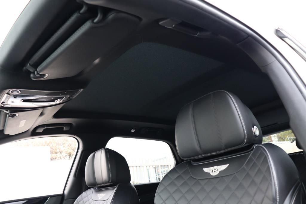 Used 2017 Bentley Bentayga image 70