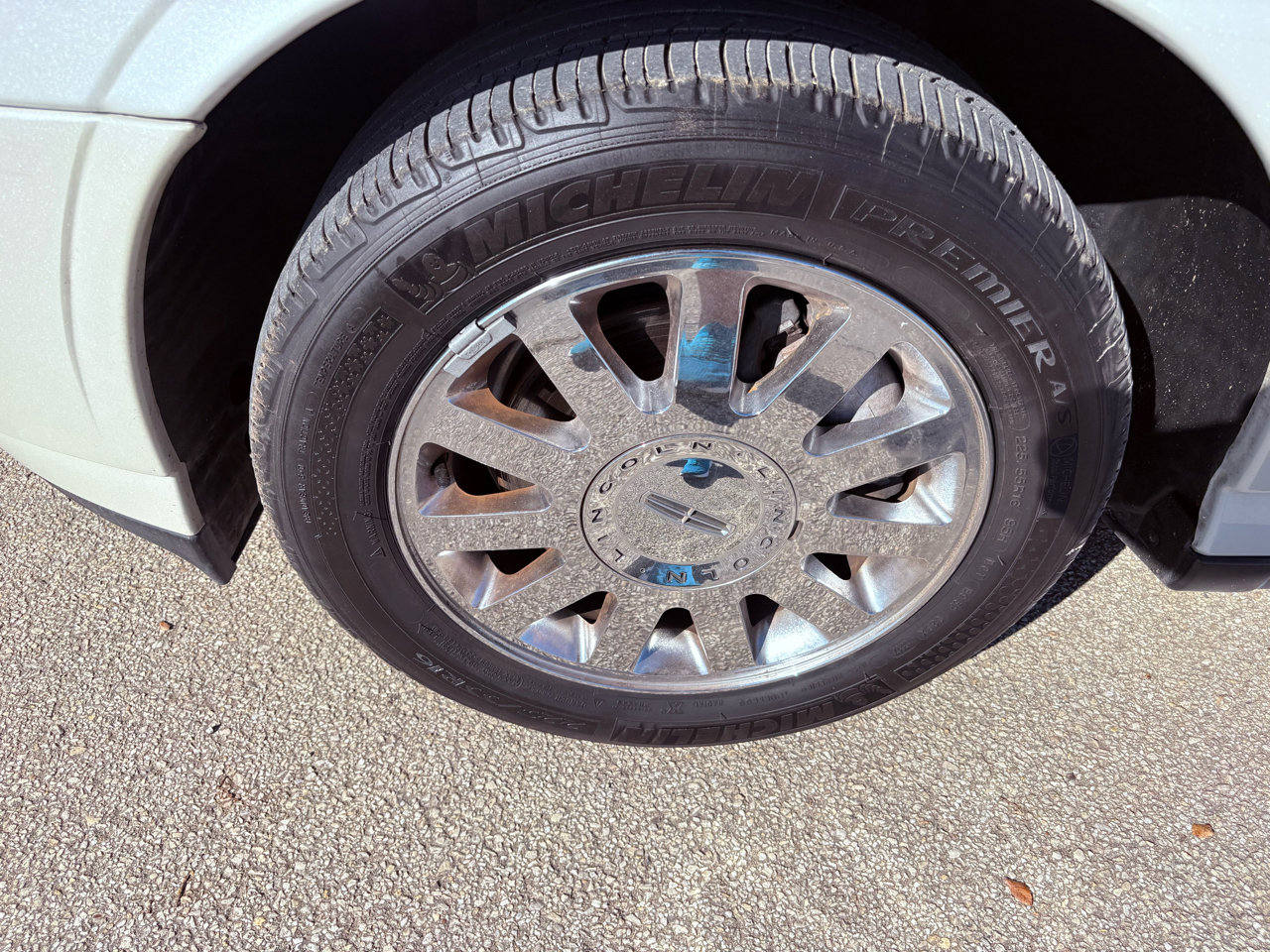 Used 2004 Lincoln LS image 8