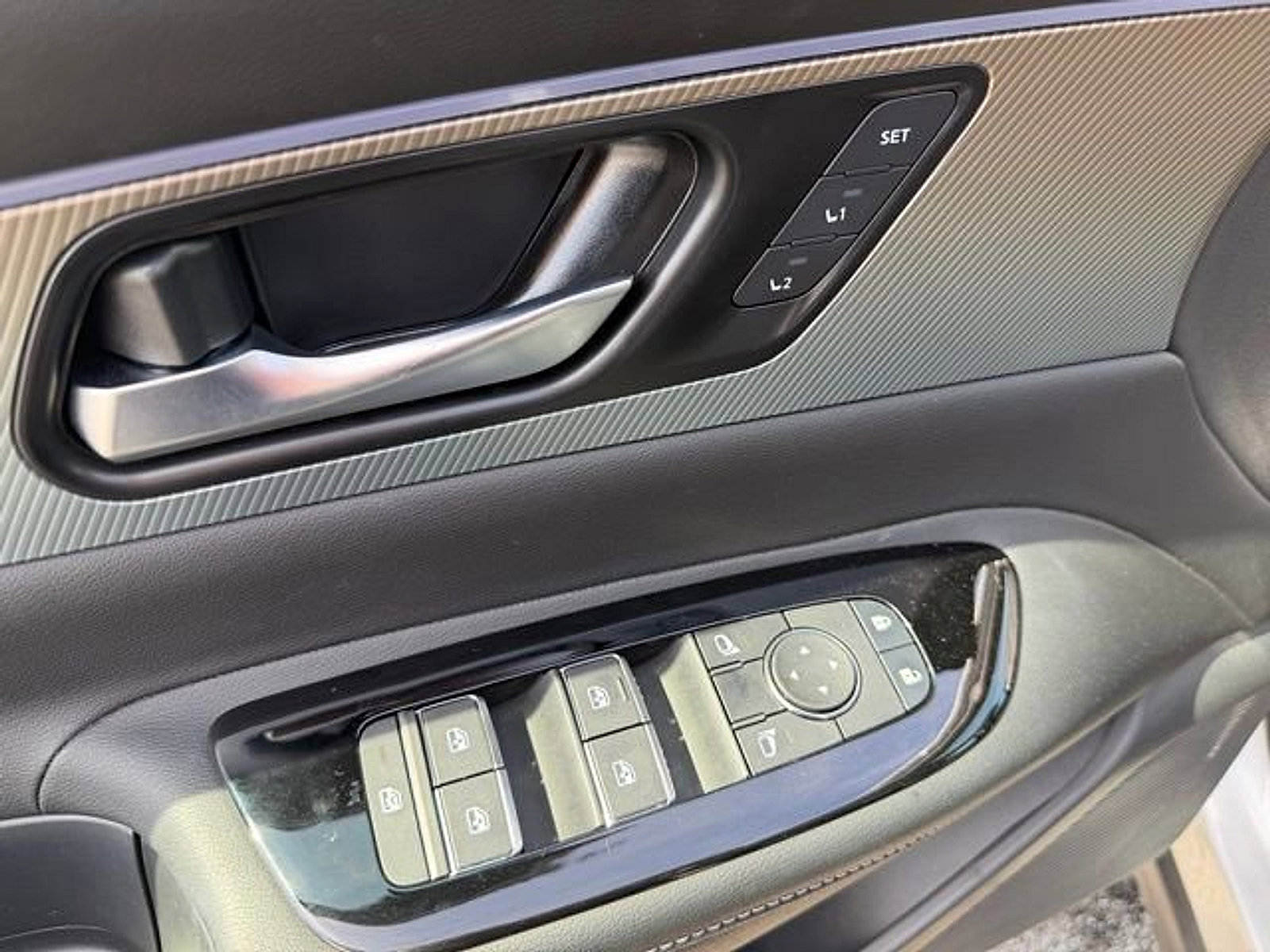 Used 2025 Nissan Murano SL AWD/4WD image 12