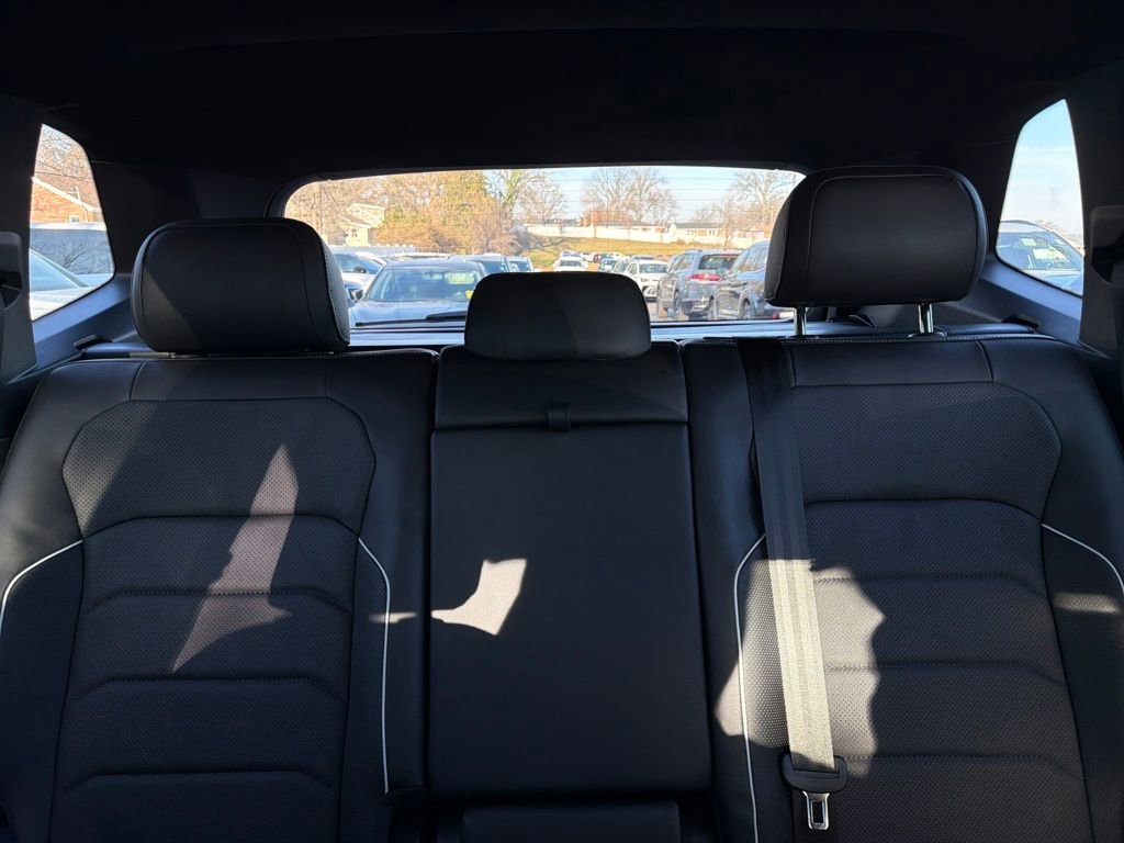 Used 2023 Volkswagen Tiguan SEL R-Line image 44