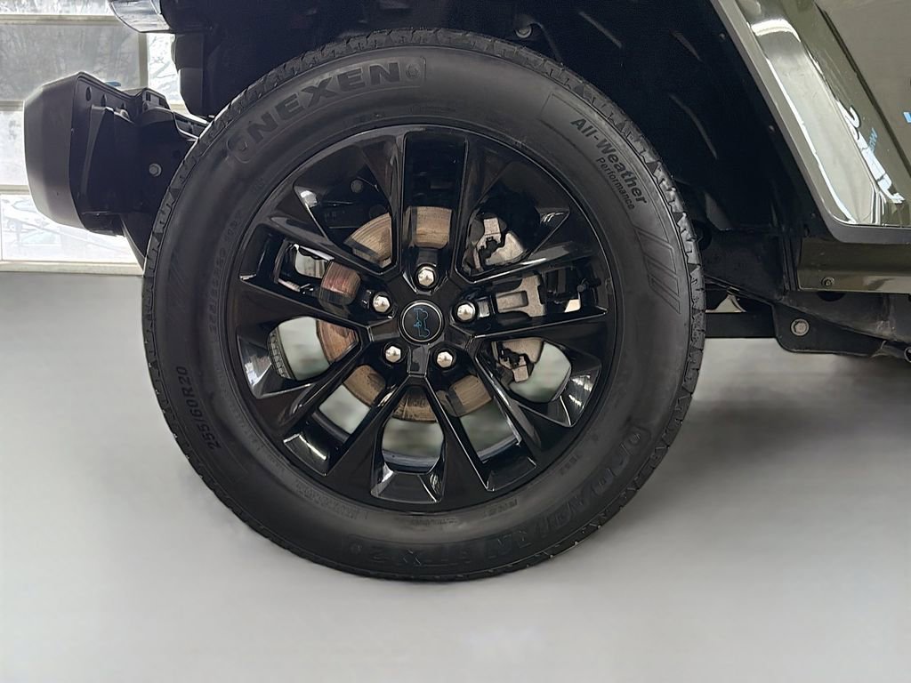 Used 2024 Jeep Wrangler Unlimited Sahara w/ Technology Group image 30