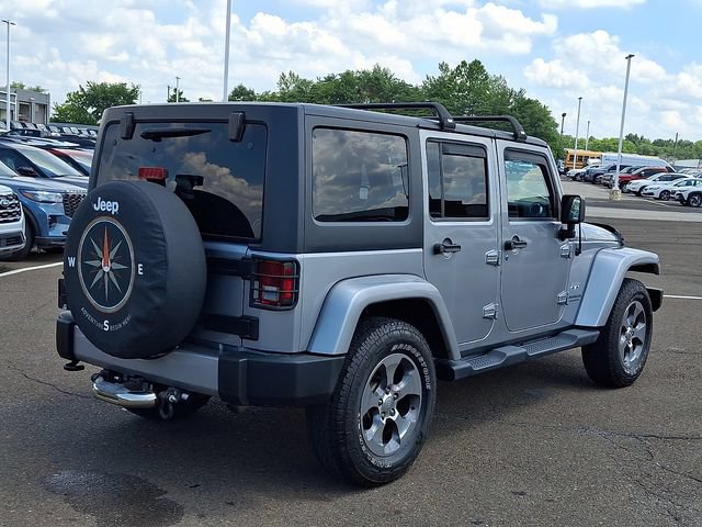 Used 2017 Jeep Wrangler Unlimited Sahara w/ Dual Top Group AWD/4WD image 5