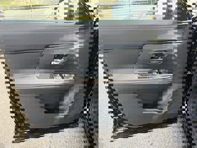 New 2026 Nissan Kicks SR w/ Cold Weather Package image 10