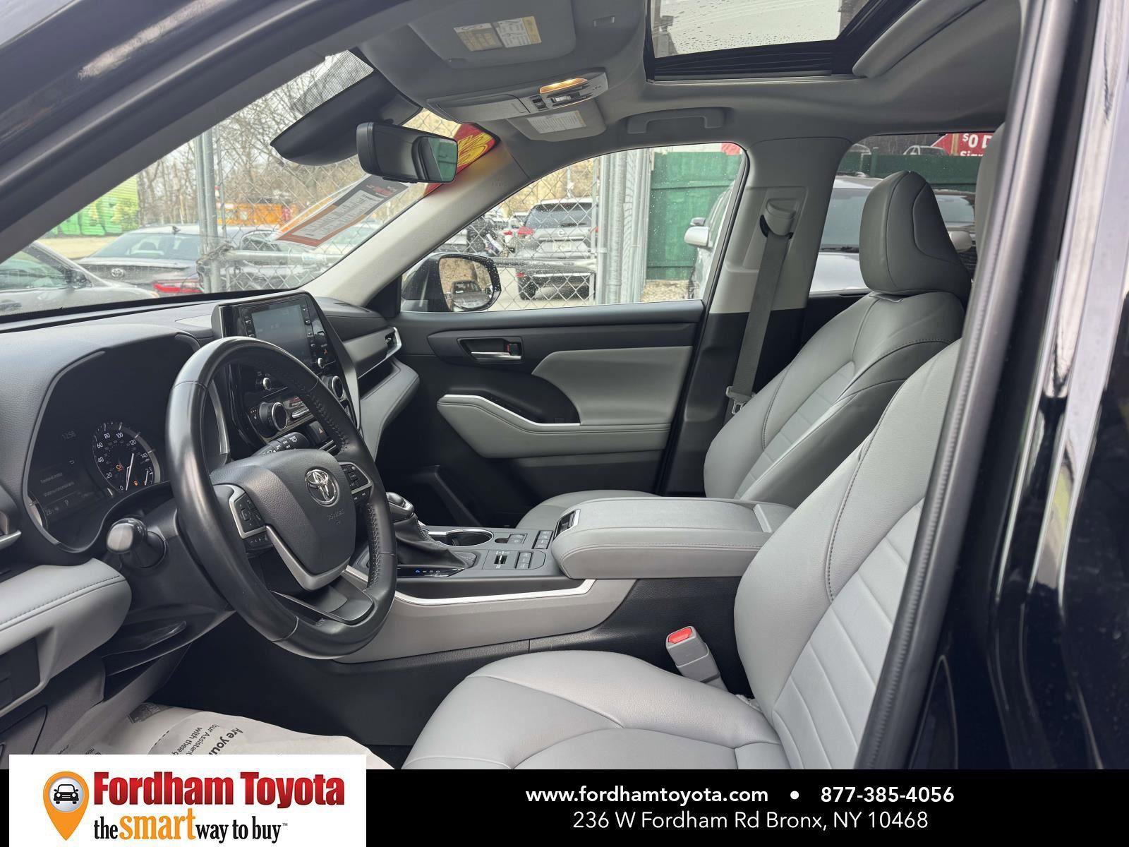 Used 2022 Toyota Highlander XLE image 17