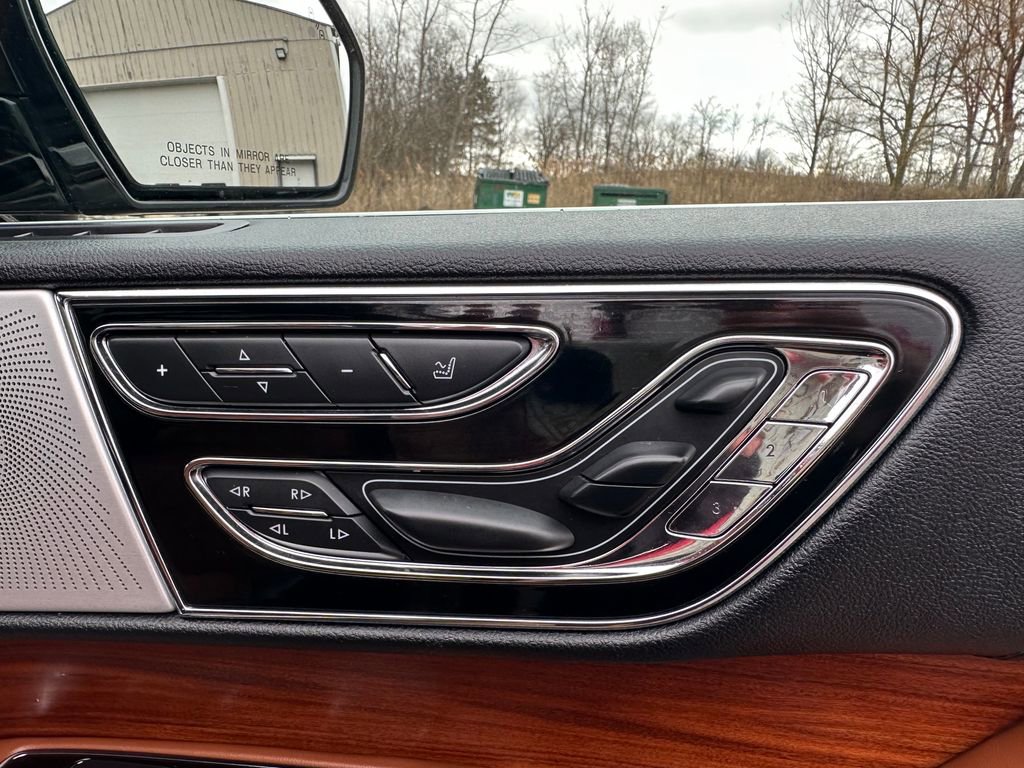 Used 2019 Lincoln Navigator Reserve w/ Cargo Package image 36