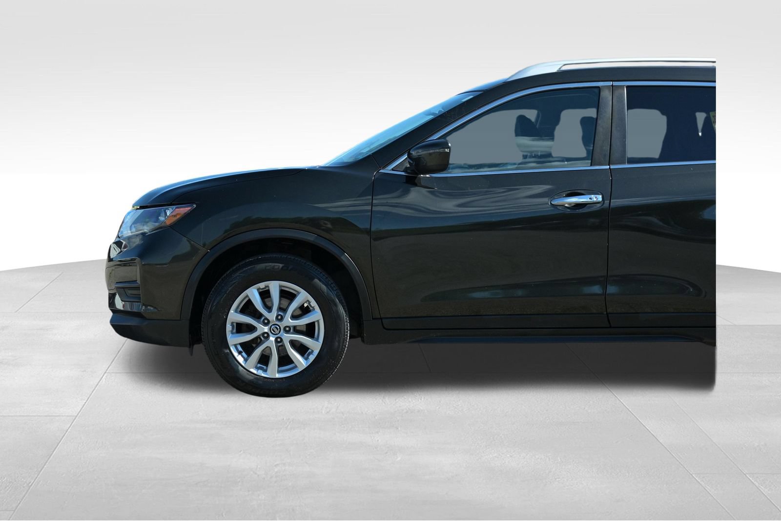 Used 2017 Nissan Rogue SV AWD/4WD image 5