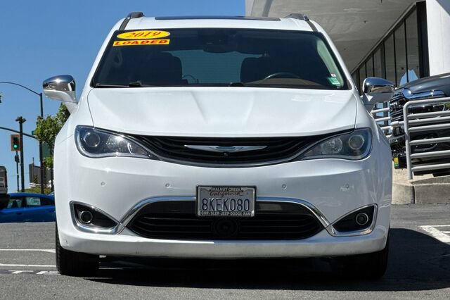 Used 2019 Chrysler Pacifica Limited w/ Advanced Safetytec Group FWD image 6