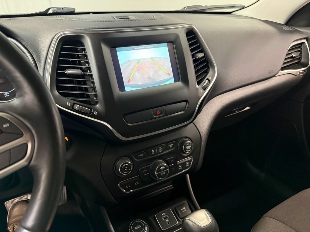 Used 2019 Jeep Cherokee Latitude w/ Comfort & Convenience Group AWD/4WD image 78