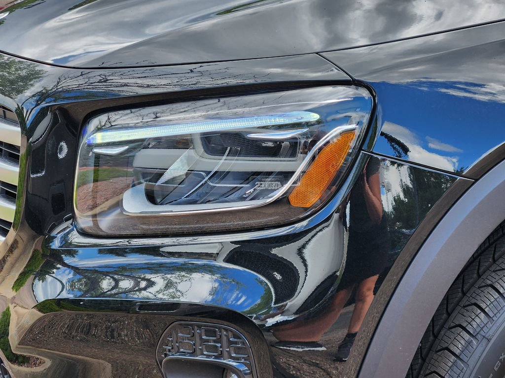 Used 2026 Mercedes-Benz GLB 250 4MATIC image 8