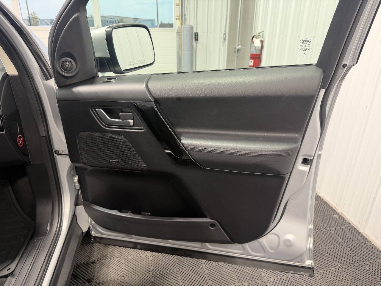Used 2013 Land Rover LR2 HSE AWD/4WD image 15