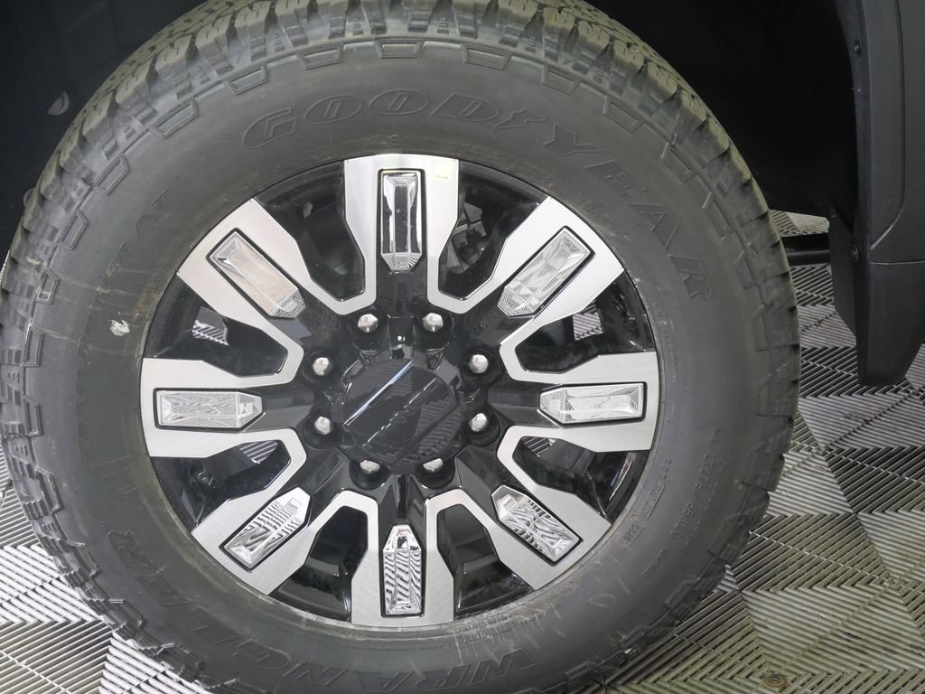 New 2026 GMC Sierra 3500 Denali w/ Denali Reserve Package AWD/4WD image 9