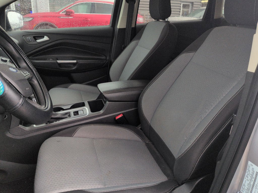 Used 2019 Ford Escape SE image 7