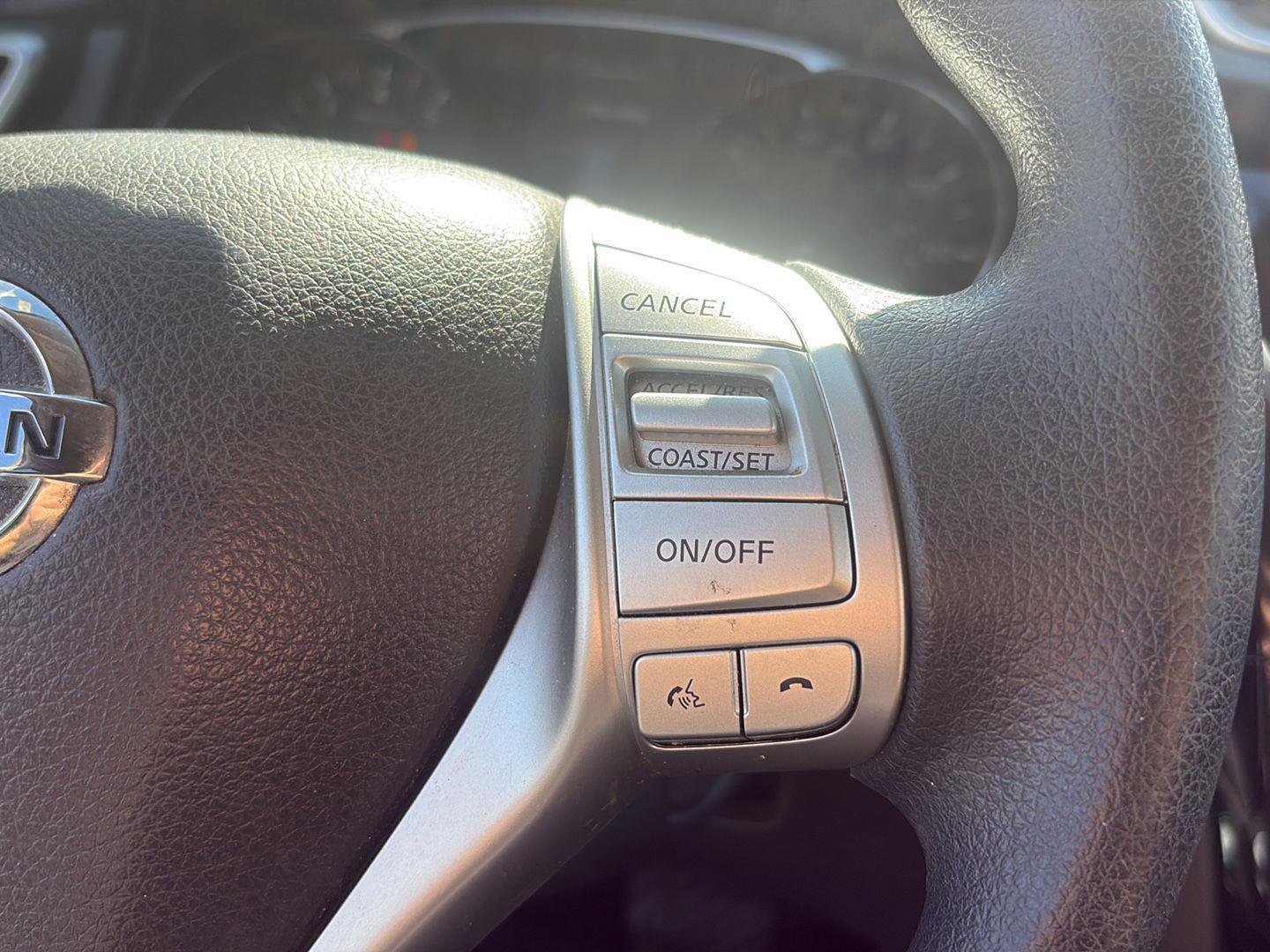 Used 2016 Nissan Rogue SV AWD/4WD image 18