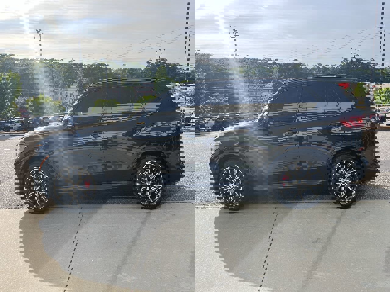 Used 2021 BMW X5 M50i w/ Executive Package image 5