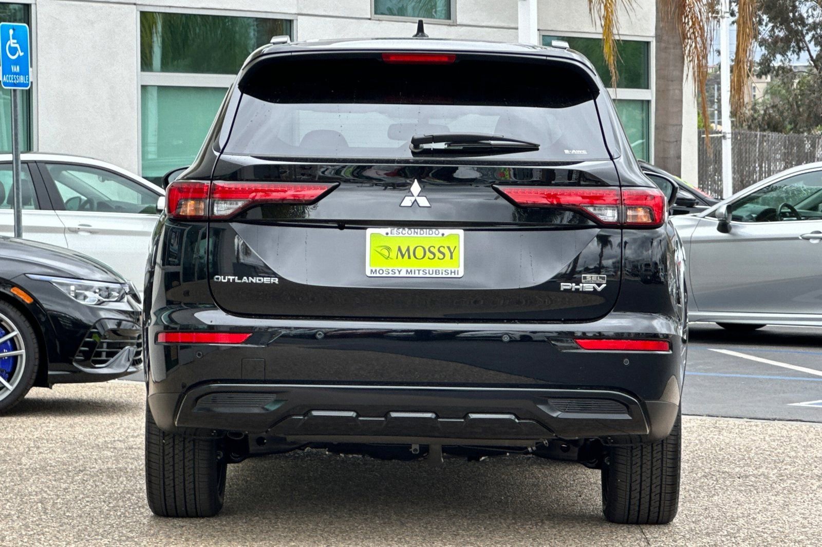 New 2025 Mitsubishi Outlander SEL image 5