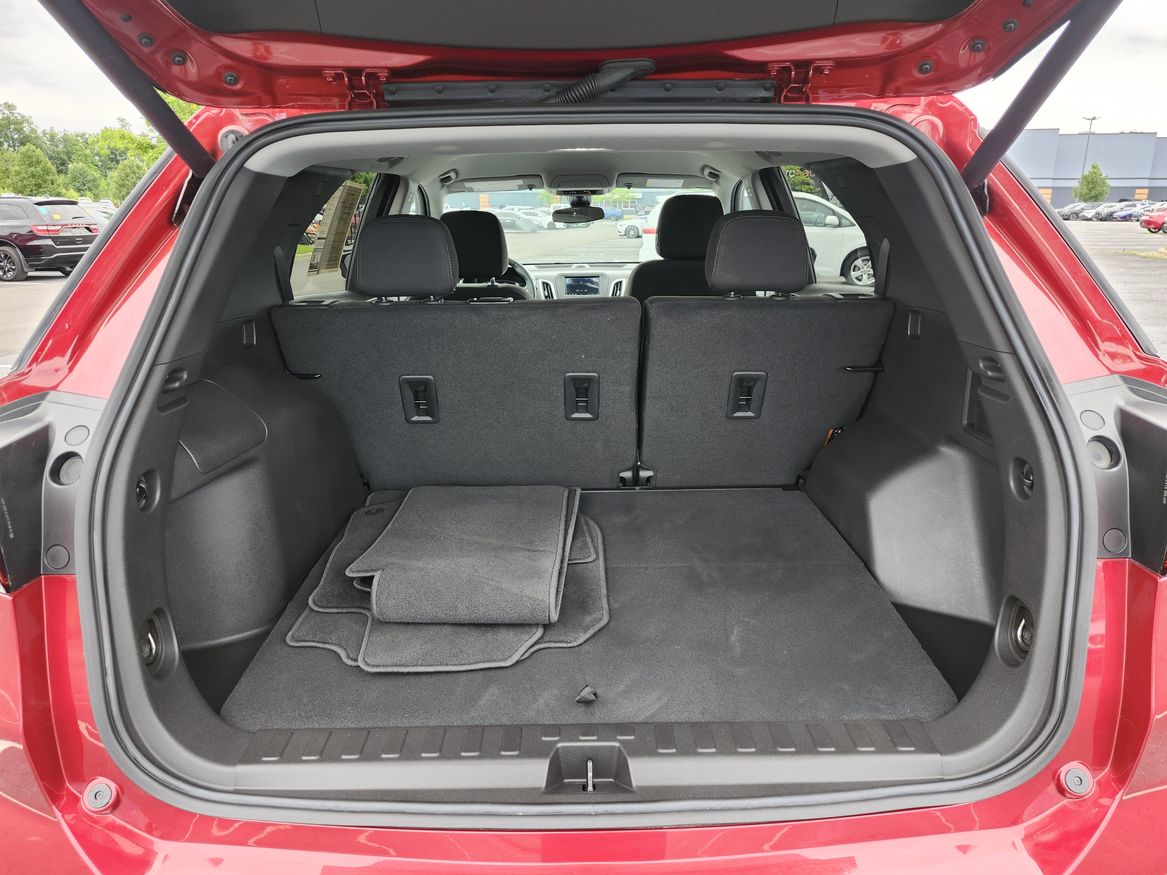 Used 2024 Chevrolet Equinox LT FWD image 23