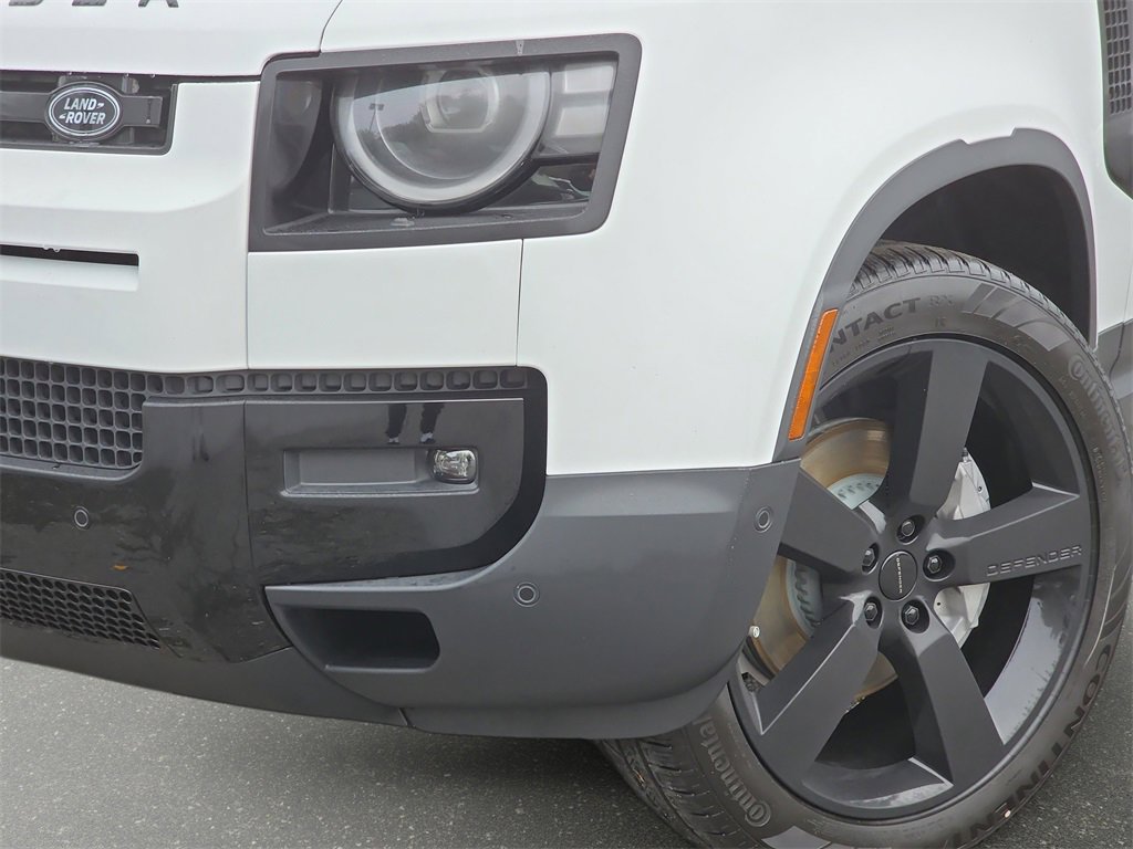 New 2026 Land Rover Defender 110 S image 31