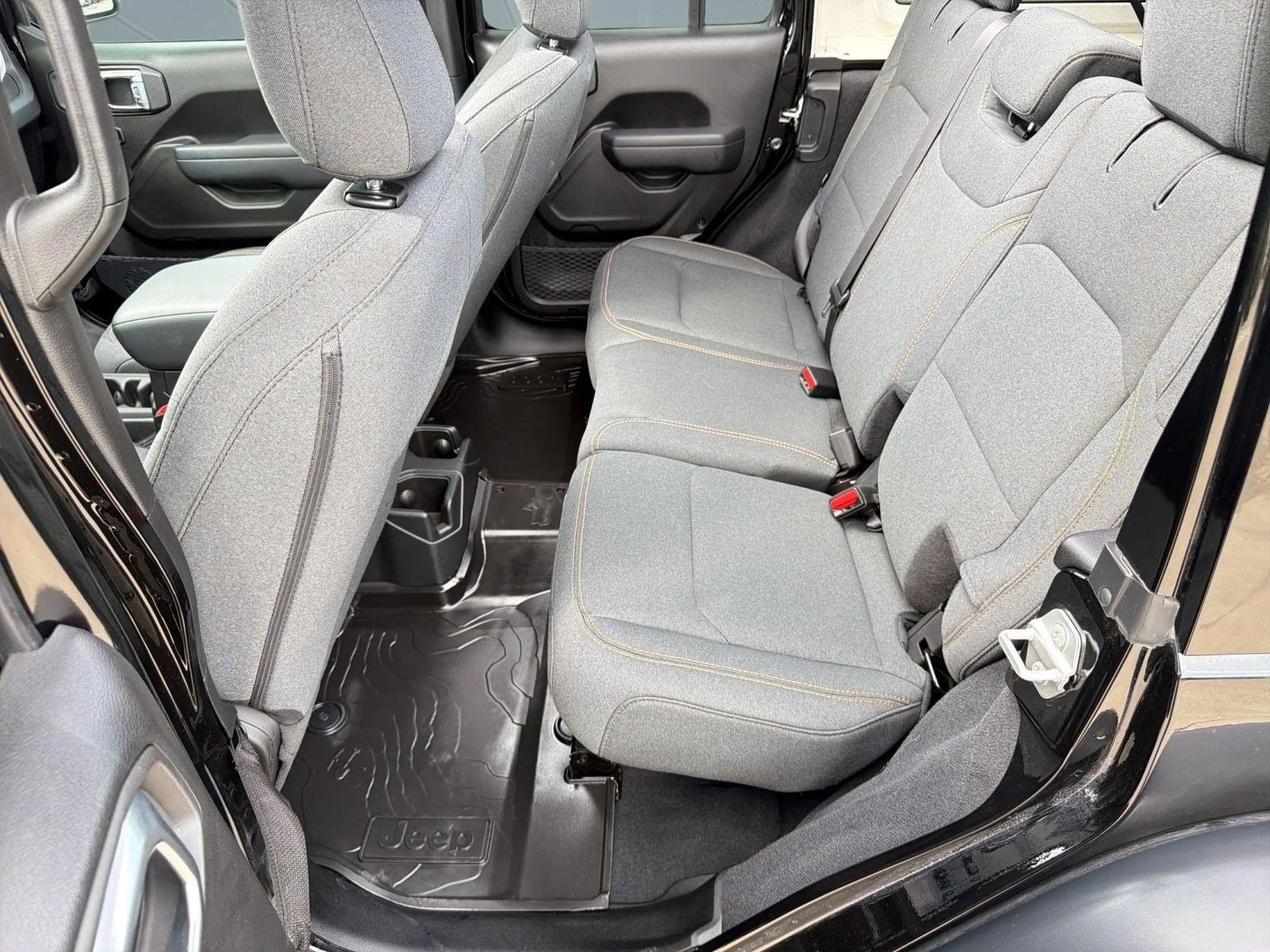 Used 2024 Jeep Wrangler Willys image 15