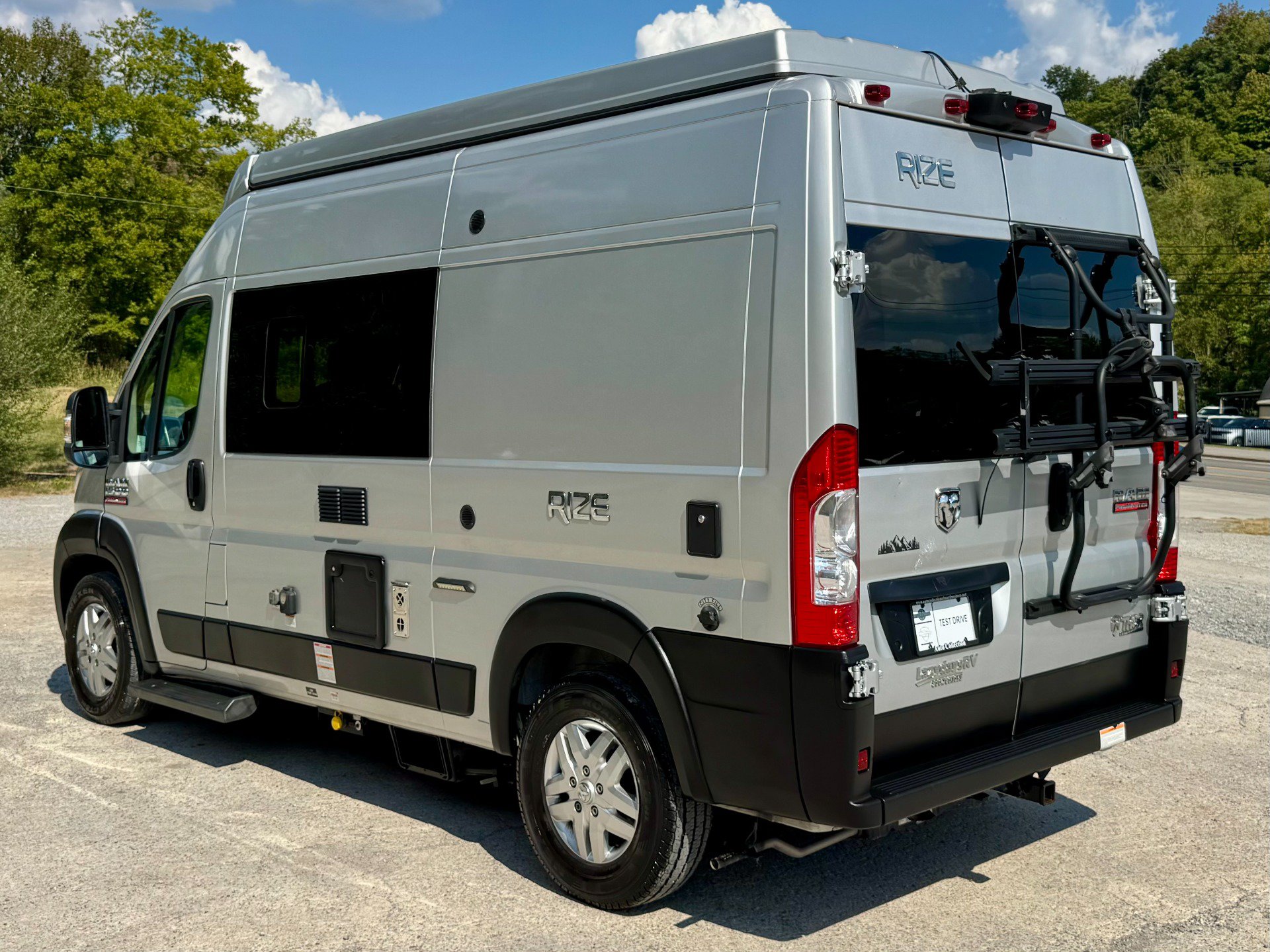 Used 2021 RAM ProMaster 1500 w/ Convenience Group FWD image 4