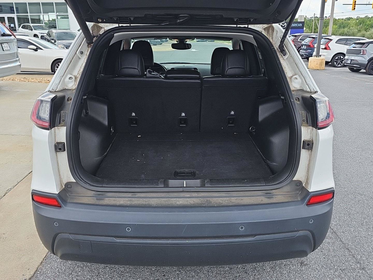 Used 2019 Jeep Cherokee Latitude Plus w/ Comfort/Convenience Group AWD/4WD image 22