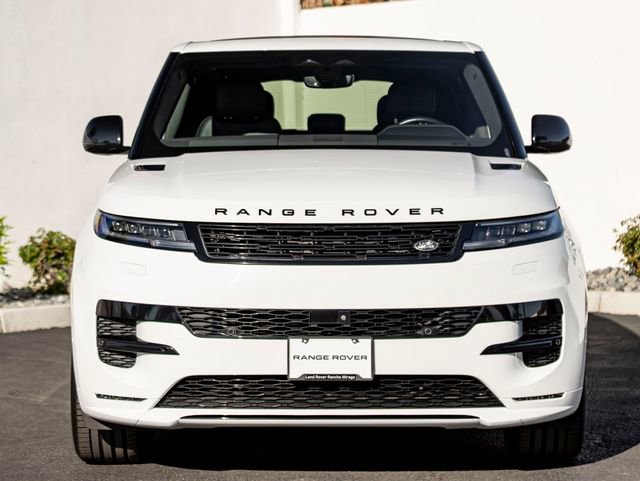 Used 2024 Land Rover Range Rover Sport Dynamic SE AWD/4WD image 3