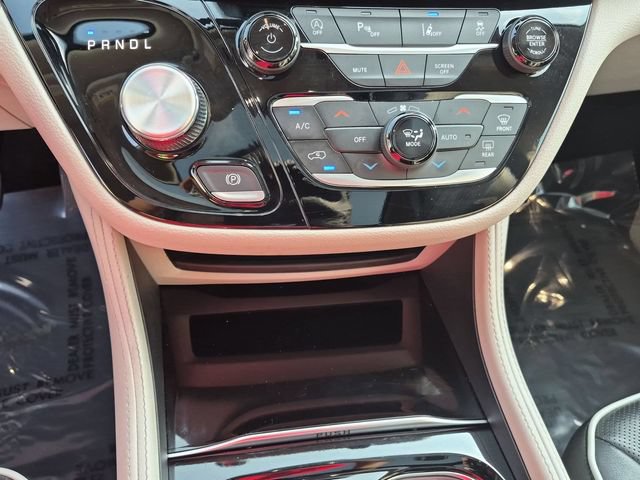 Used 2023 Chrysler Pacifica Limited FWD image 22