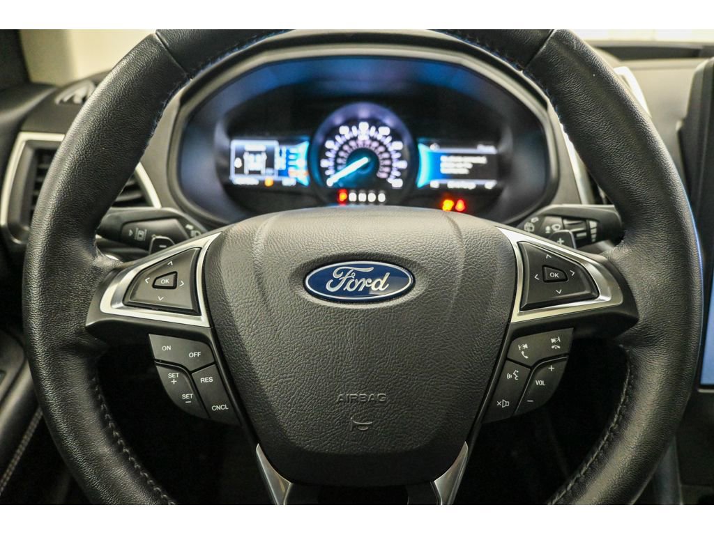 Used 2022 Ford Edge Titanium w/ Class II Trailer Tow Package image 12