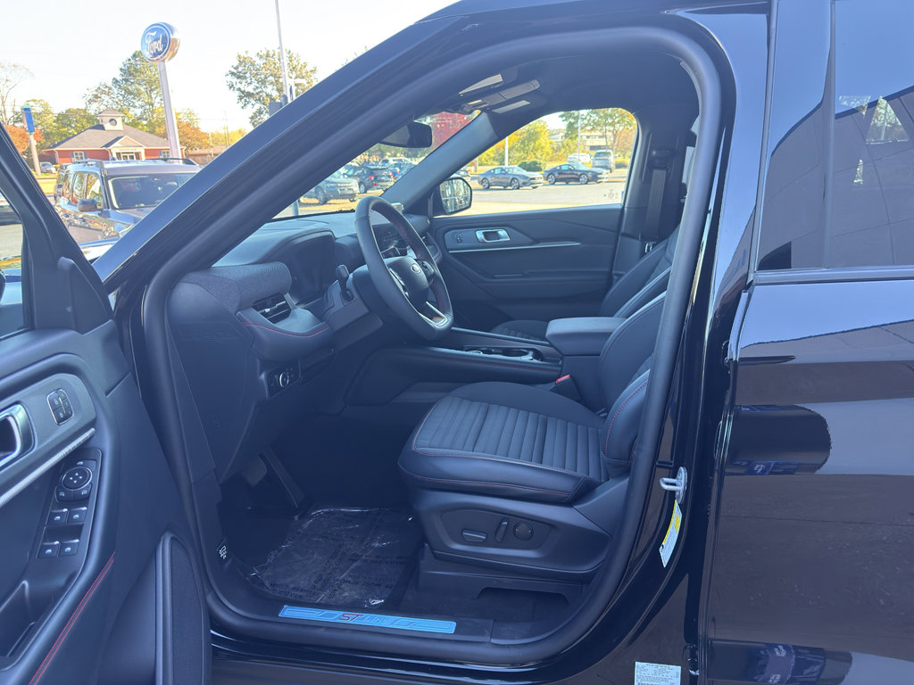 New 2026 Ford Explorer ST-Line w/ Premium Package image 13