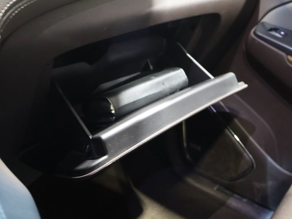 Used 2015 GMC Yukon Denali w/ Open Road Package image 31