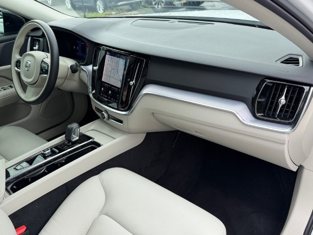 Used 2024 Volvo S60 B5 Core w/ Climate Package FWD image 18